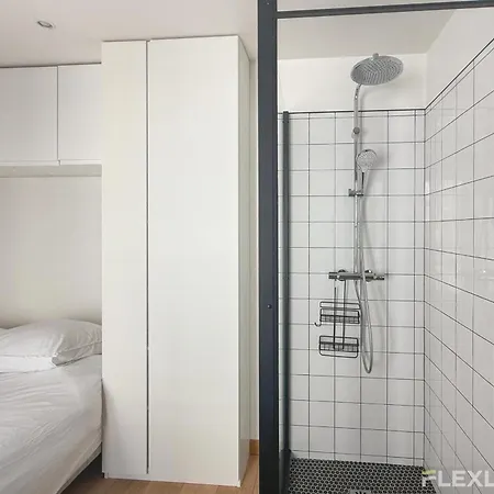 Sunny 1-bed In Marais District * Párizs