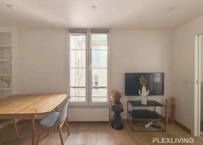 Sunny 1-bed In Marais District Διαμέρισμα